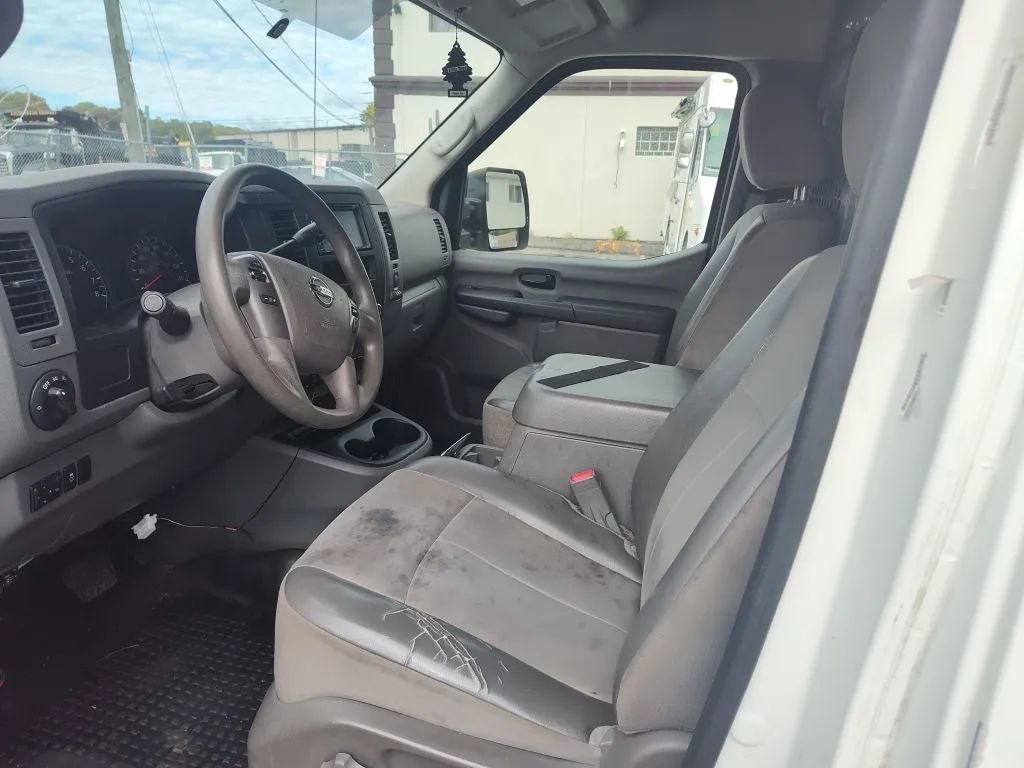 Used 2017 Nissan NV 3500 SL image 11