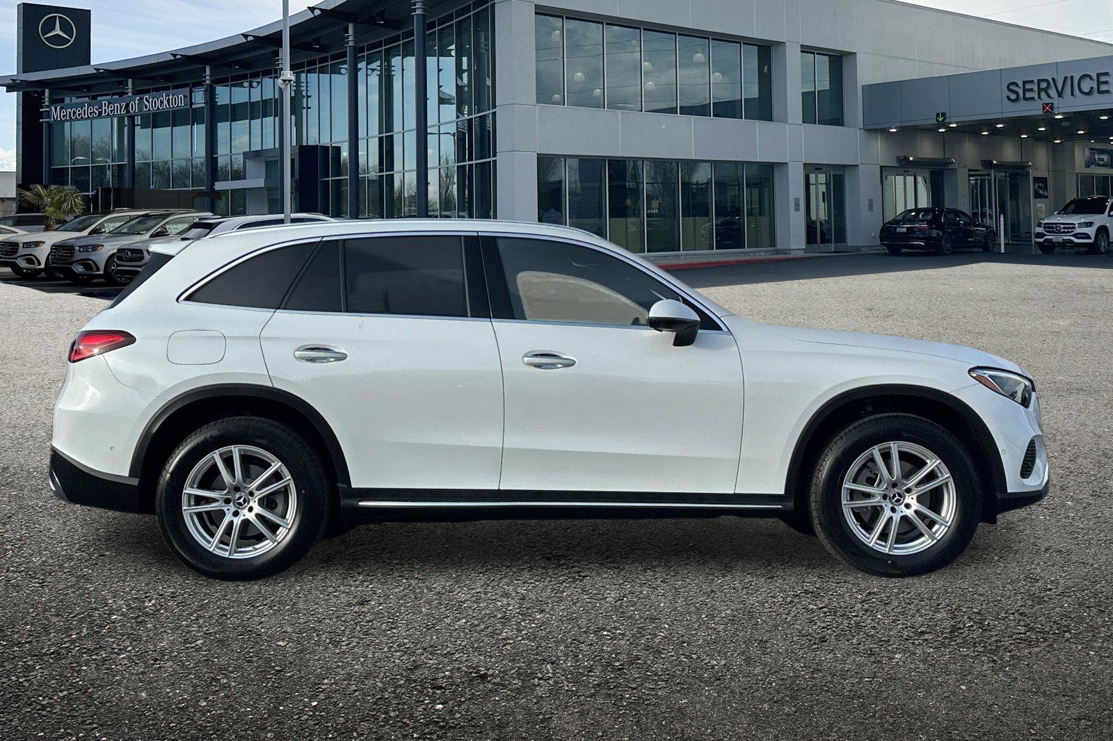 New 2026 Mercedes-Benz GLC 300 4MATIC image 3