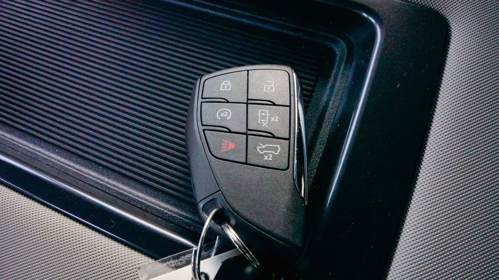 Used 2026 GMC Hummer EV SUV image 25