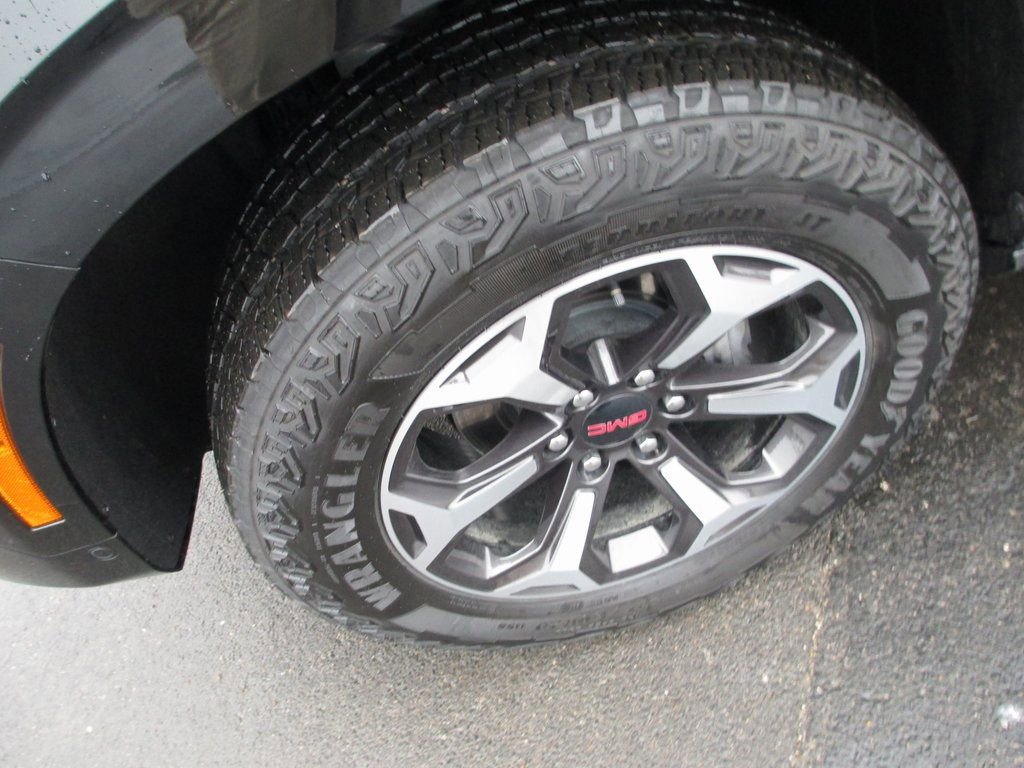 Used 2025 GMC Yukon AT4 Ultimate image 14