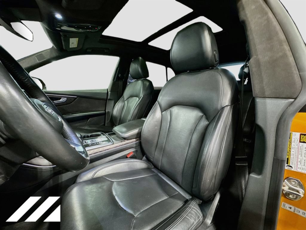 Used 2019 Audi Q8 Prestige w/ Luxury Package AWD/4WD image 22