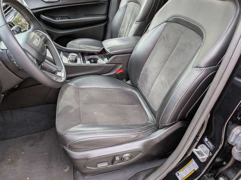Used 2023 Jeep Grand Cherokee Altitude AWD/4WD image 23