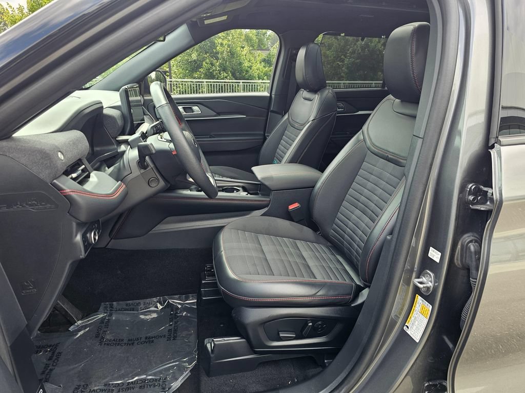 Used 2025 Ford Explorer ST-Line w/ Premium Package AWD/4WD image 23