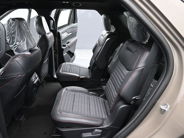 New 2026 Ford Explorer ST-Line w/ ST-Line Street Pack AWD/4WD image 13