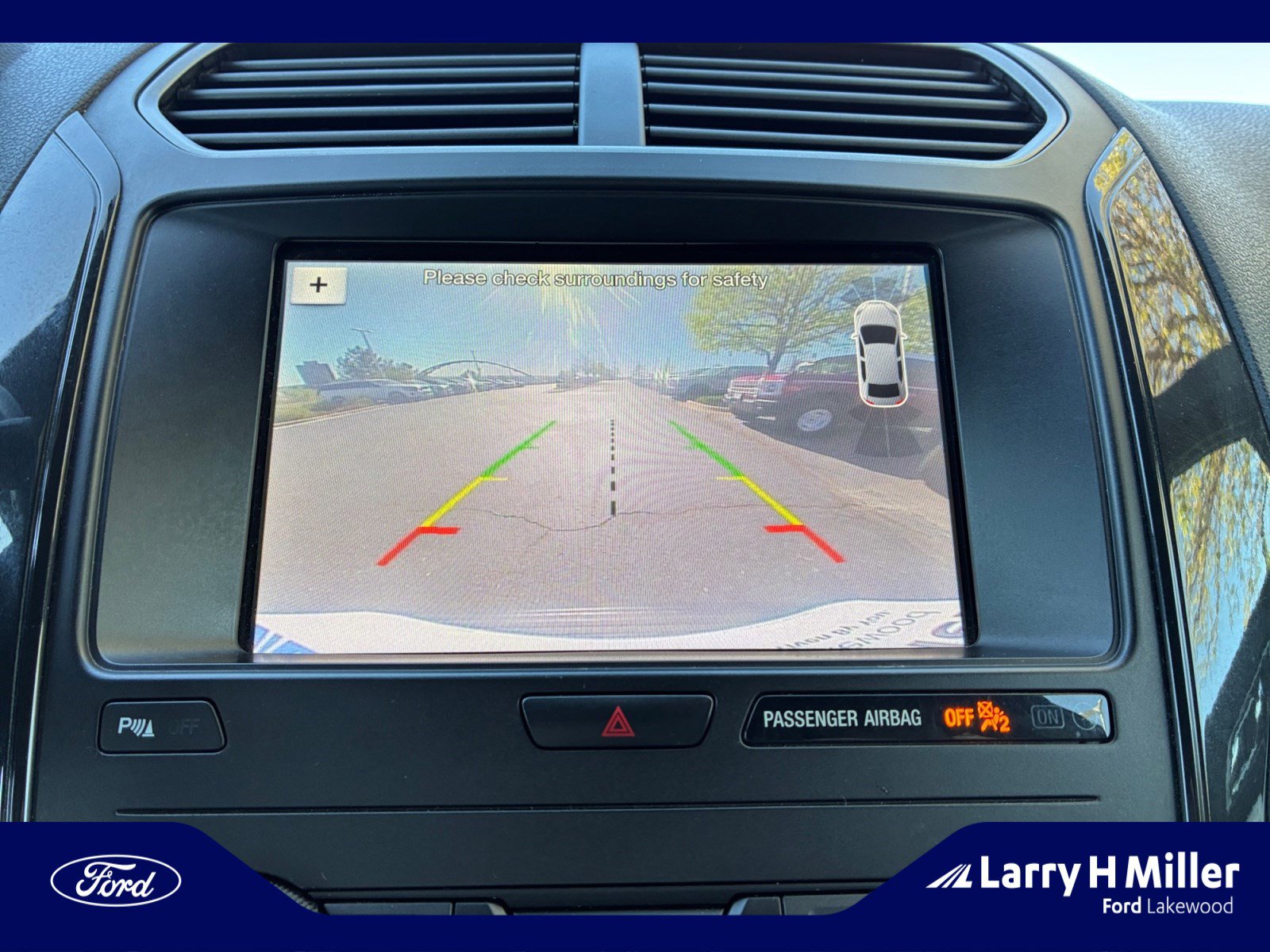 Used 2019 Ford Explorer XLT w/ Equipment Group 202A AWD/4WD image 28