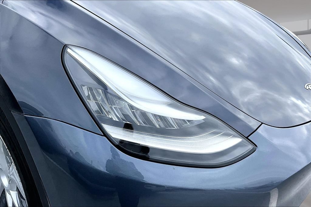 Used 2021 Tesla Model Y Long Range AWD/4WD image 27