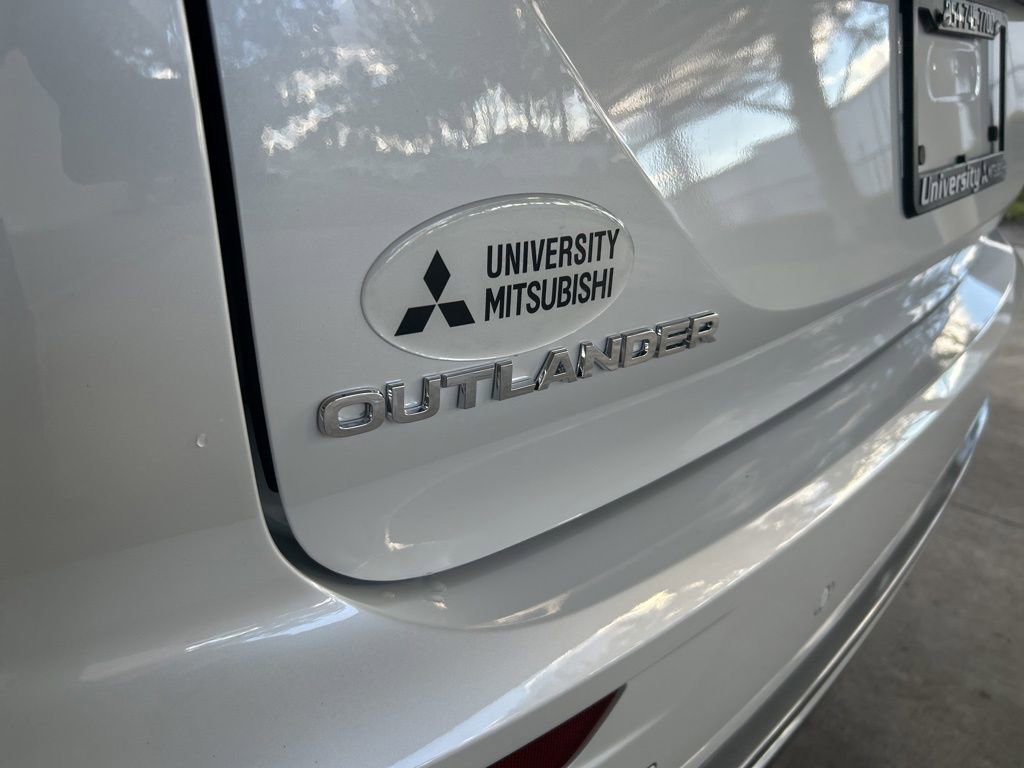 New 2026 Mitsubishi Outlander SE image 18