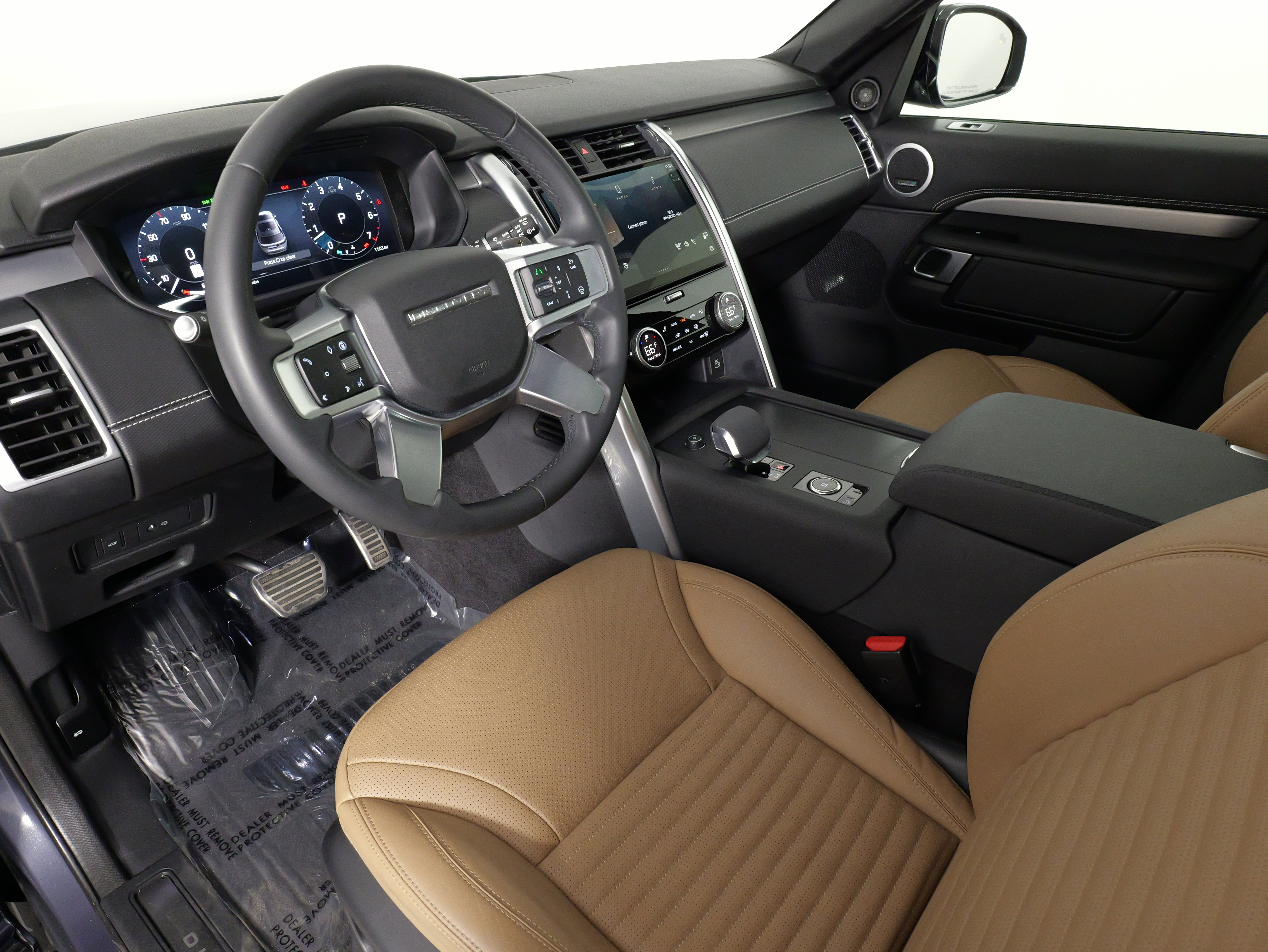 Used 2024 Land Rover Discovery Dynamic SE image 31