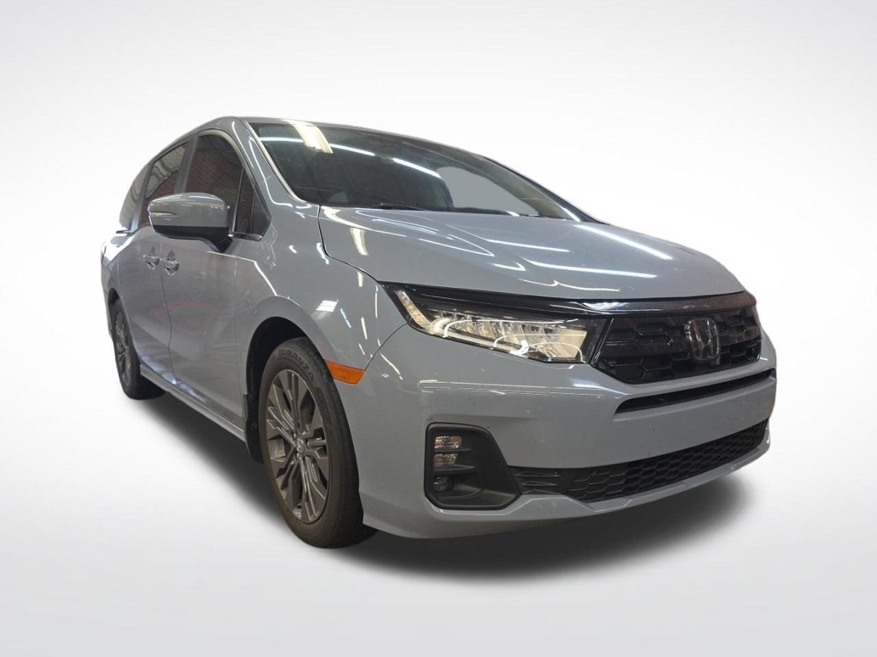 Used 2025 Honda Odyssey Touring image 2