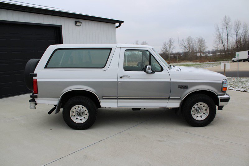 Used 1995 Ford Bronco XLT image 6