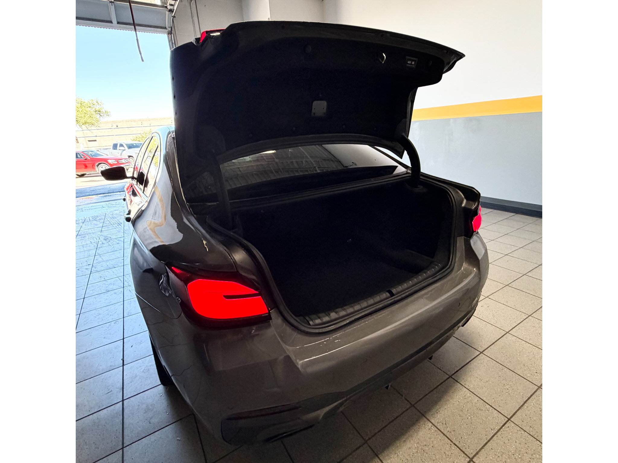 Used 2022 BMW 530i w/ M Sport Package RWD image 9