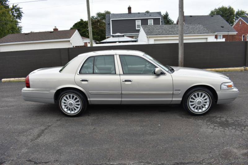 Used 2010 Mercury Grand Marquis LS RWD image 6