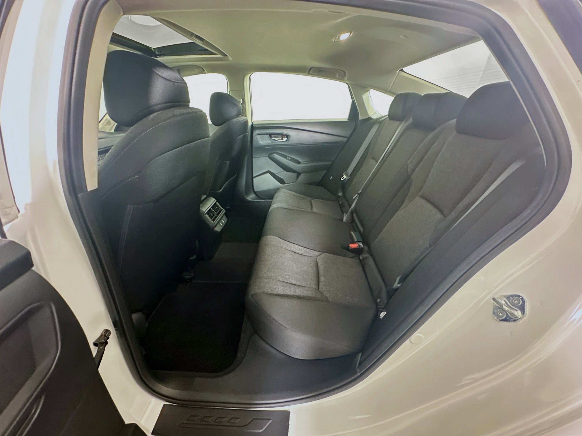 Used 2025 Honda Accord SE image 29