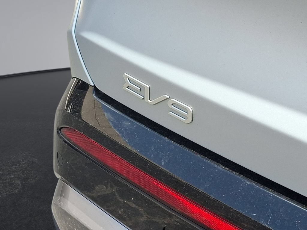Used 2024 Kia EV9 Land AWD/4WD image 24
