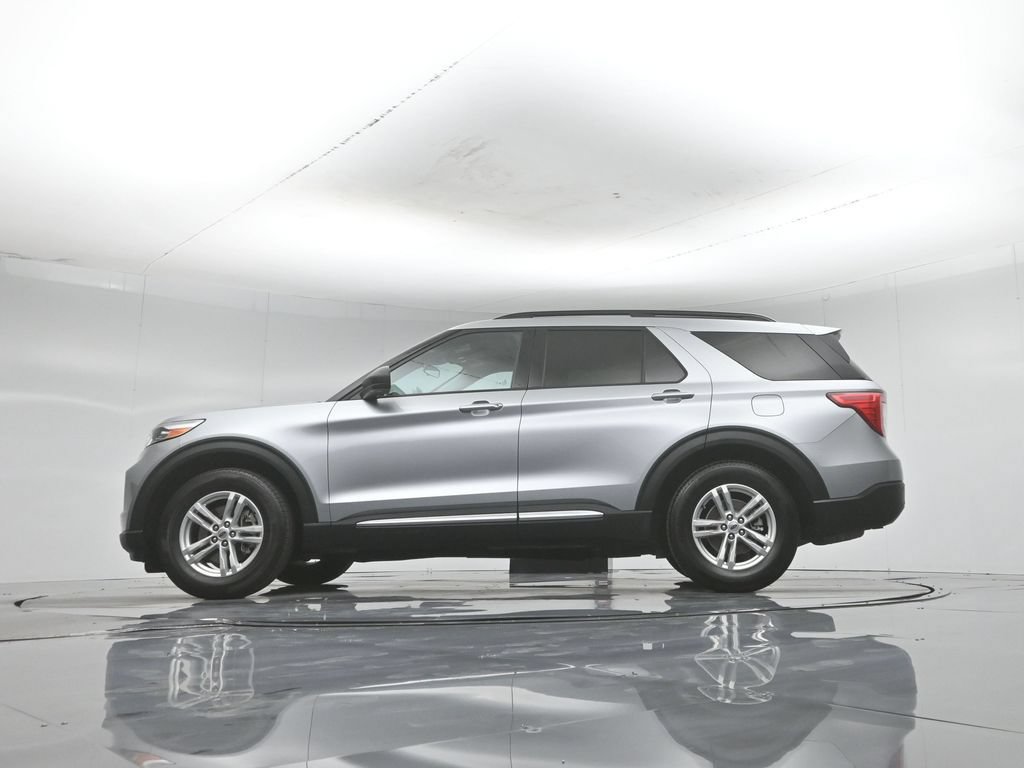 Certified 2022 Ford Explorer XLT RWD image 8