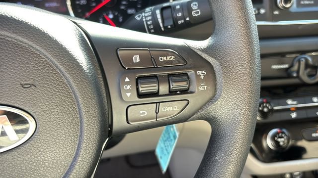 Used 2021 Kia Sedona LX FWD image 17