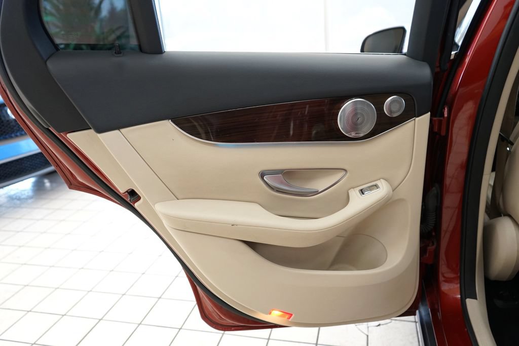 Used 2017 Mercedes-Benz GLC 300 4MATIC image 42