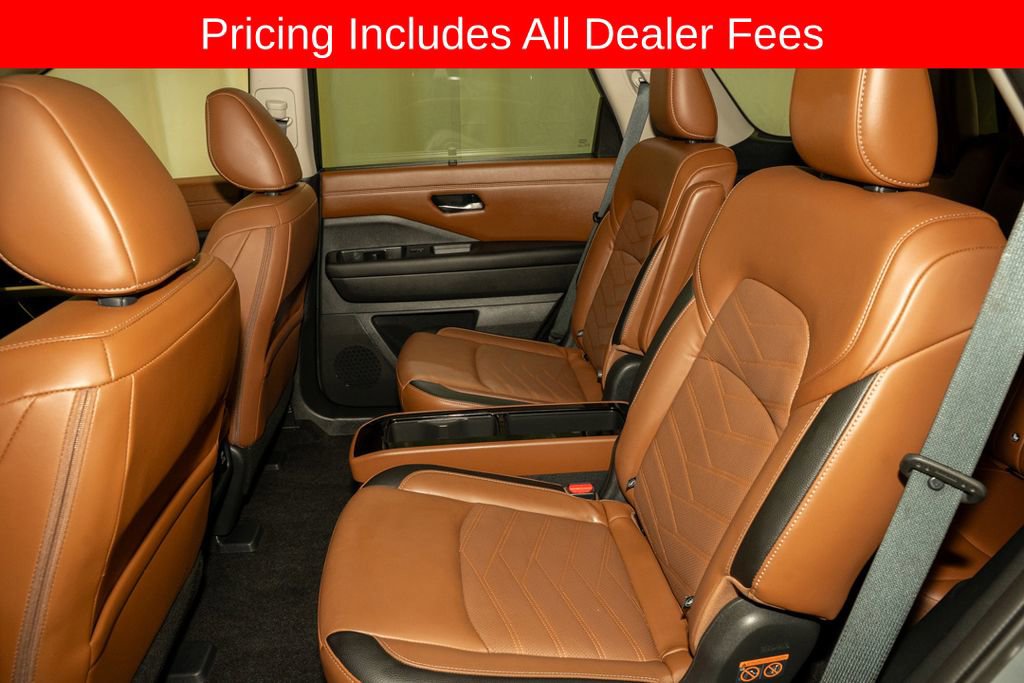 Certified 2023 Nissan Pathfinder Platinum FWD image 10