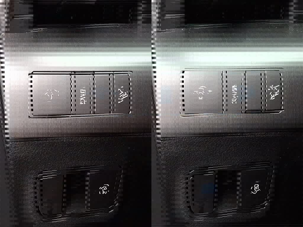 Used 2025 Hyundai Kona SEL image 23