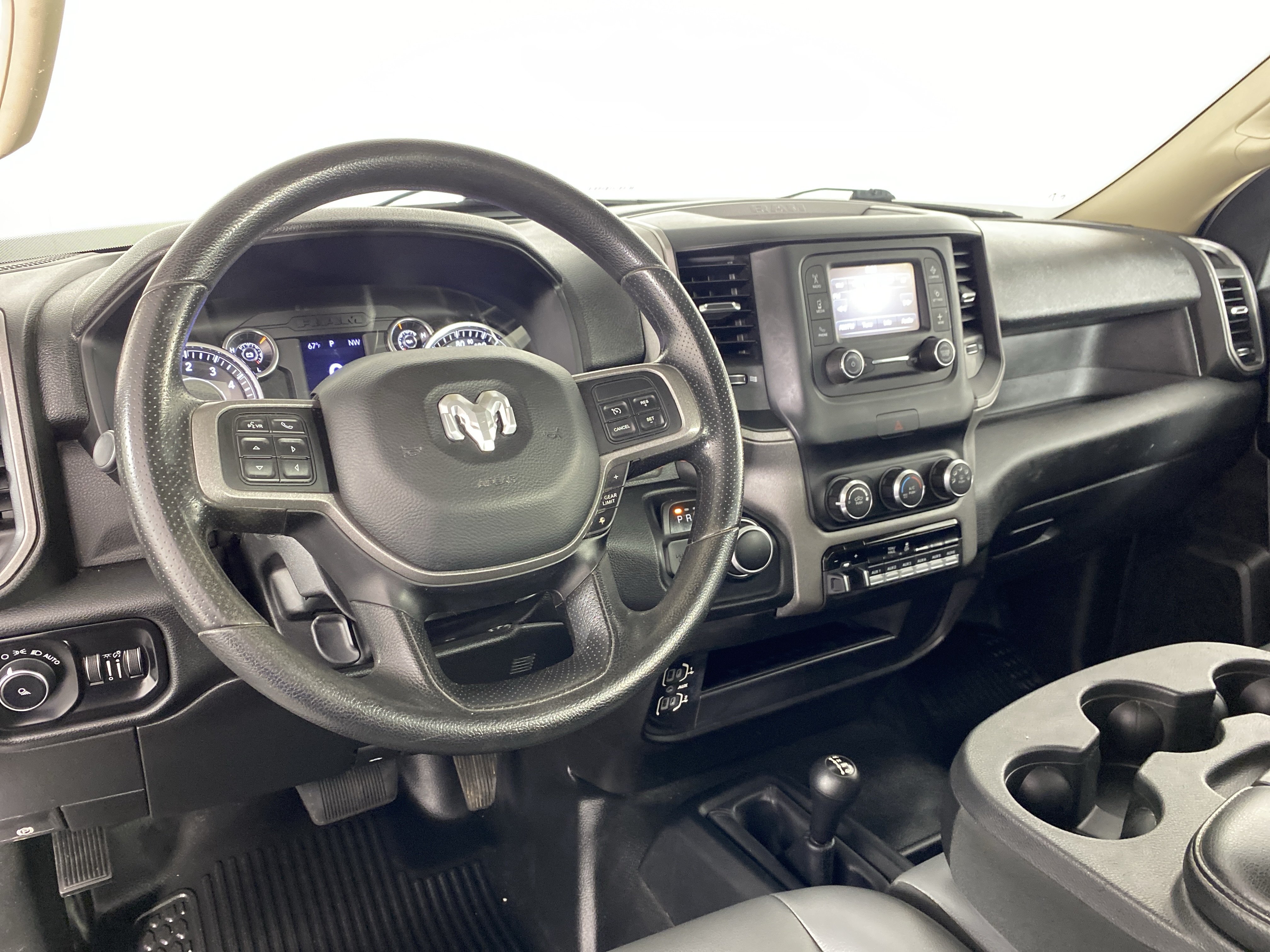 Used 2020 RAM 2500 Tradesman w/ Chrome Appearance Group AWD/4WD image 16