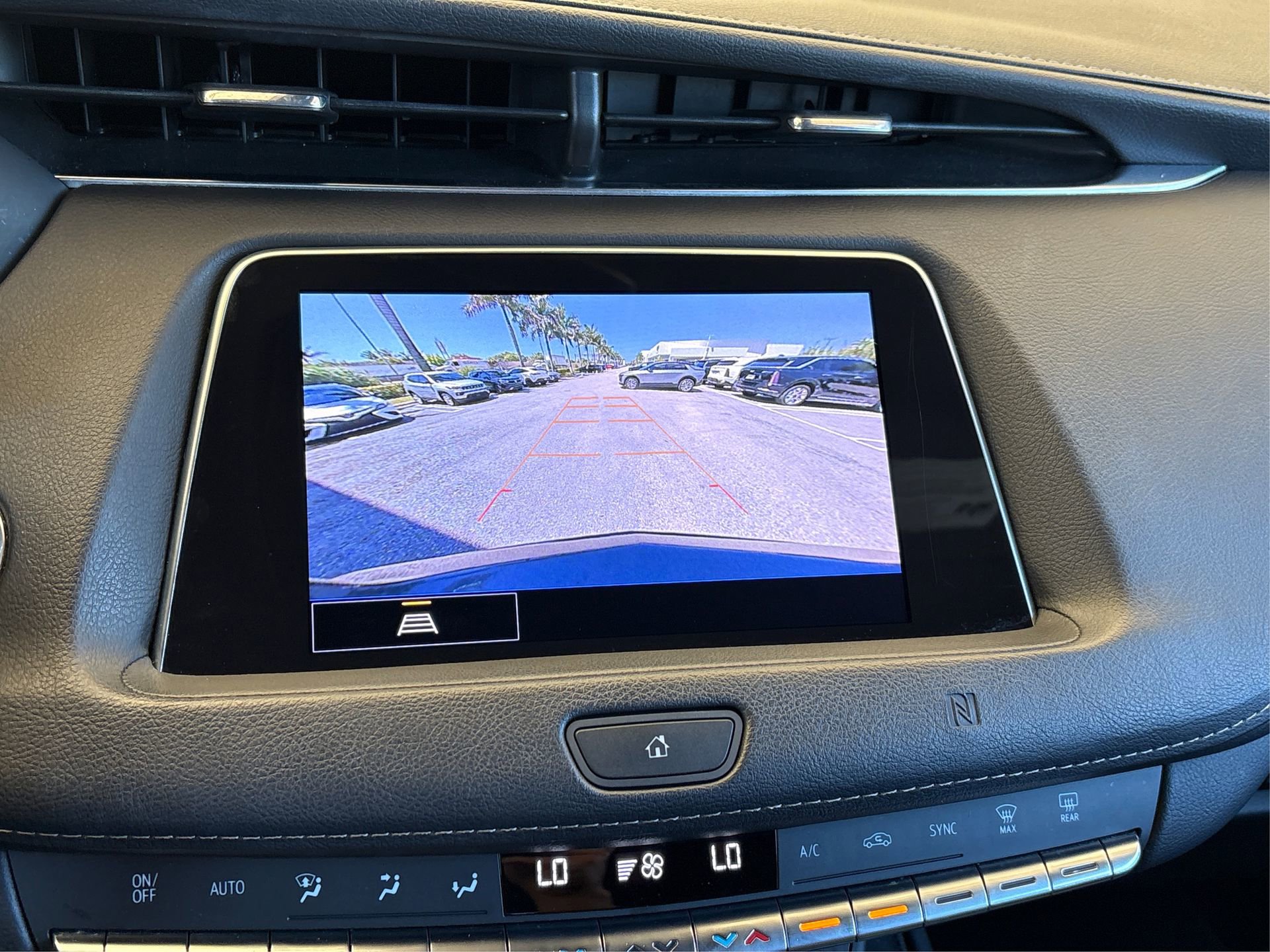 Used 2021 Cadillac XT4 Premium Luxury w/ Driver Awareness Package image 27