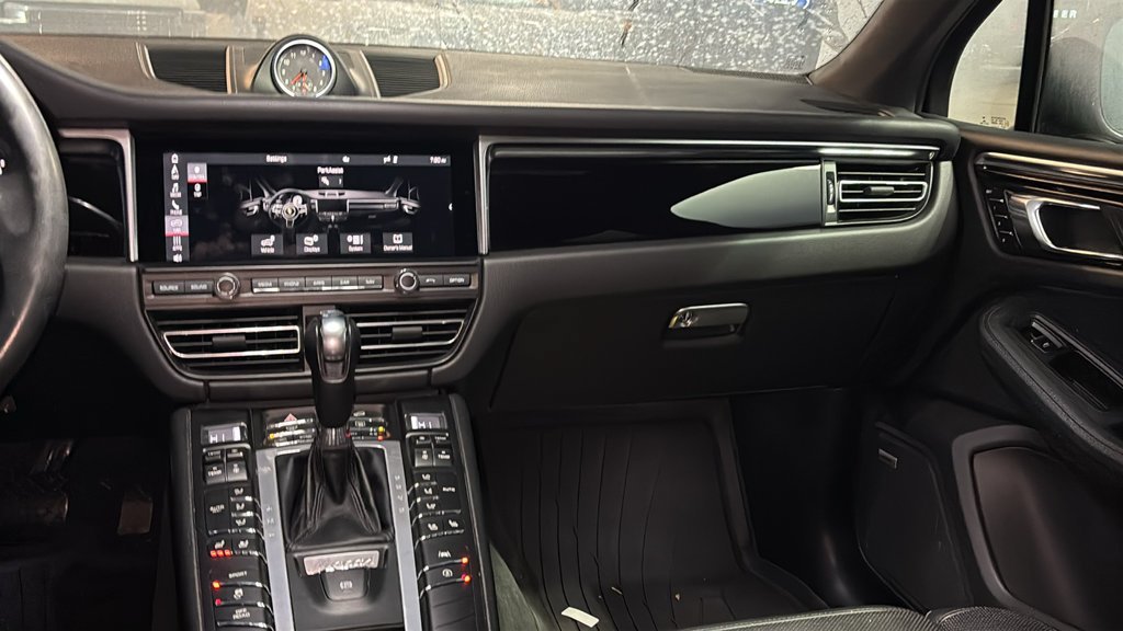 Used 2020 Porsche Macan AWD/4WD image 9