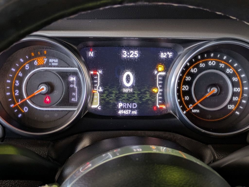 Used 2022 Jeep Wrangler Unlimited Sahara w/ Cold Weather Group AWD/4WD image 38