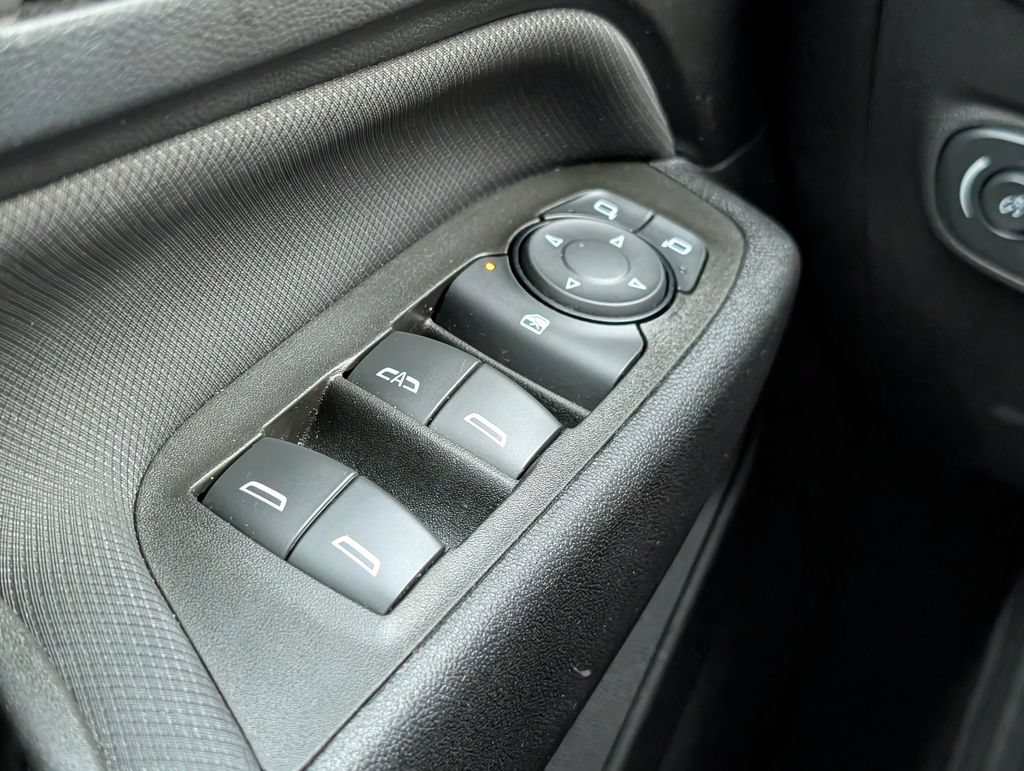 Used 2023 Chevrolet Equinox RS w/ RS Leather Package FWD image 27