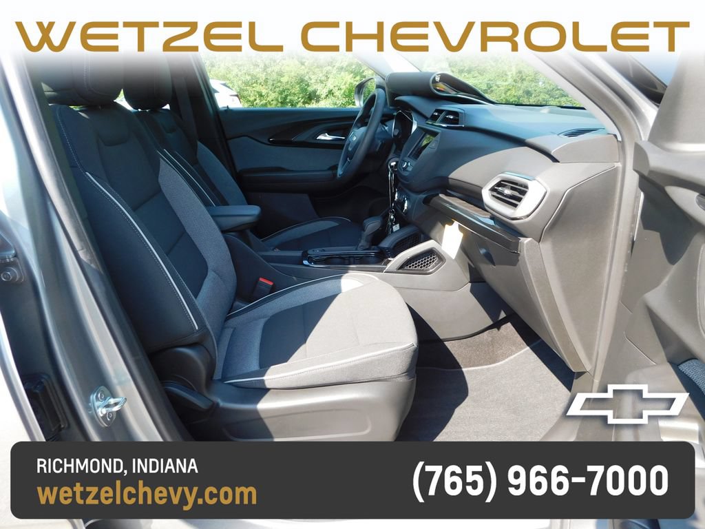 Used 2023 Chevrolet TrailBlazer LS AWD/4WD image 16