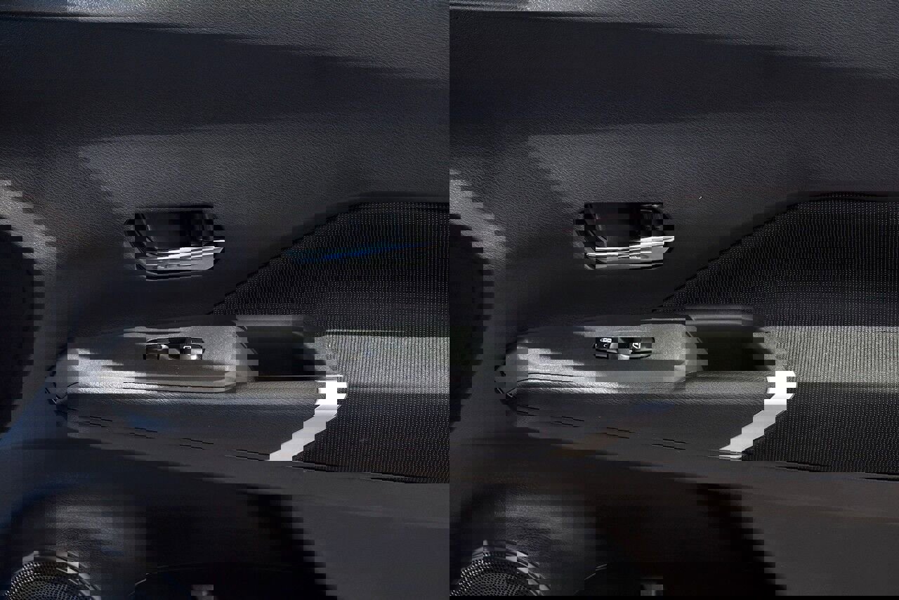 Used 2024 Nissan Kicks SV image 18