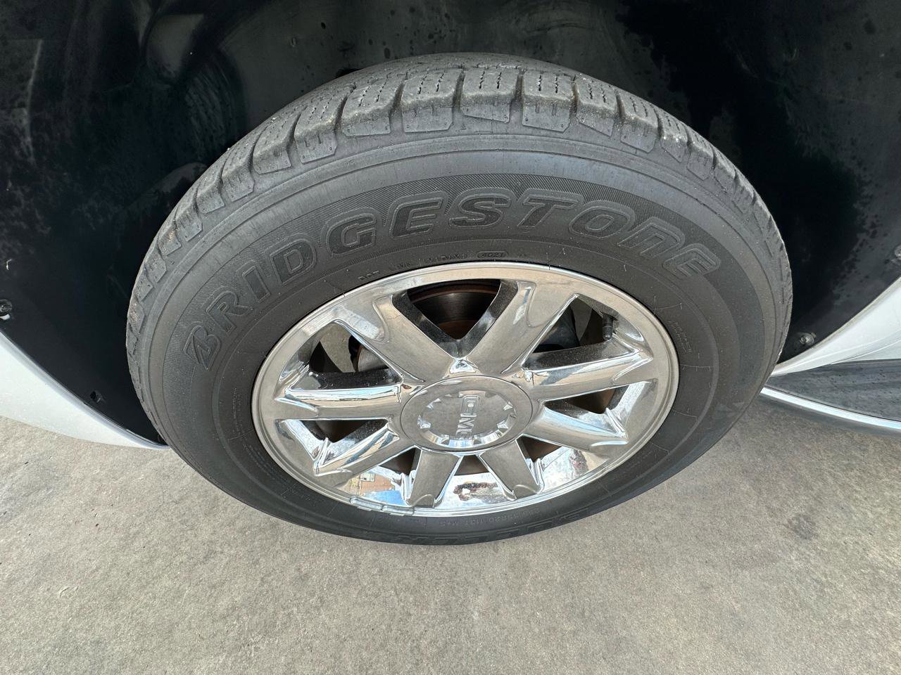 Used 2014 GMC Yukon XL Denali image 29