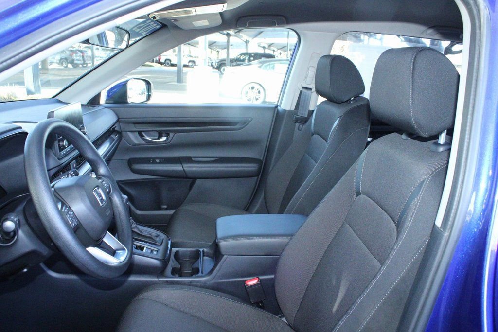 Used 2025 Honda CR-V LX image 6