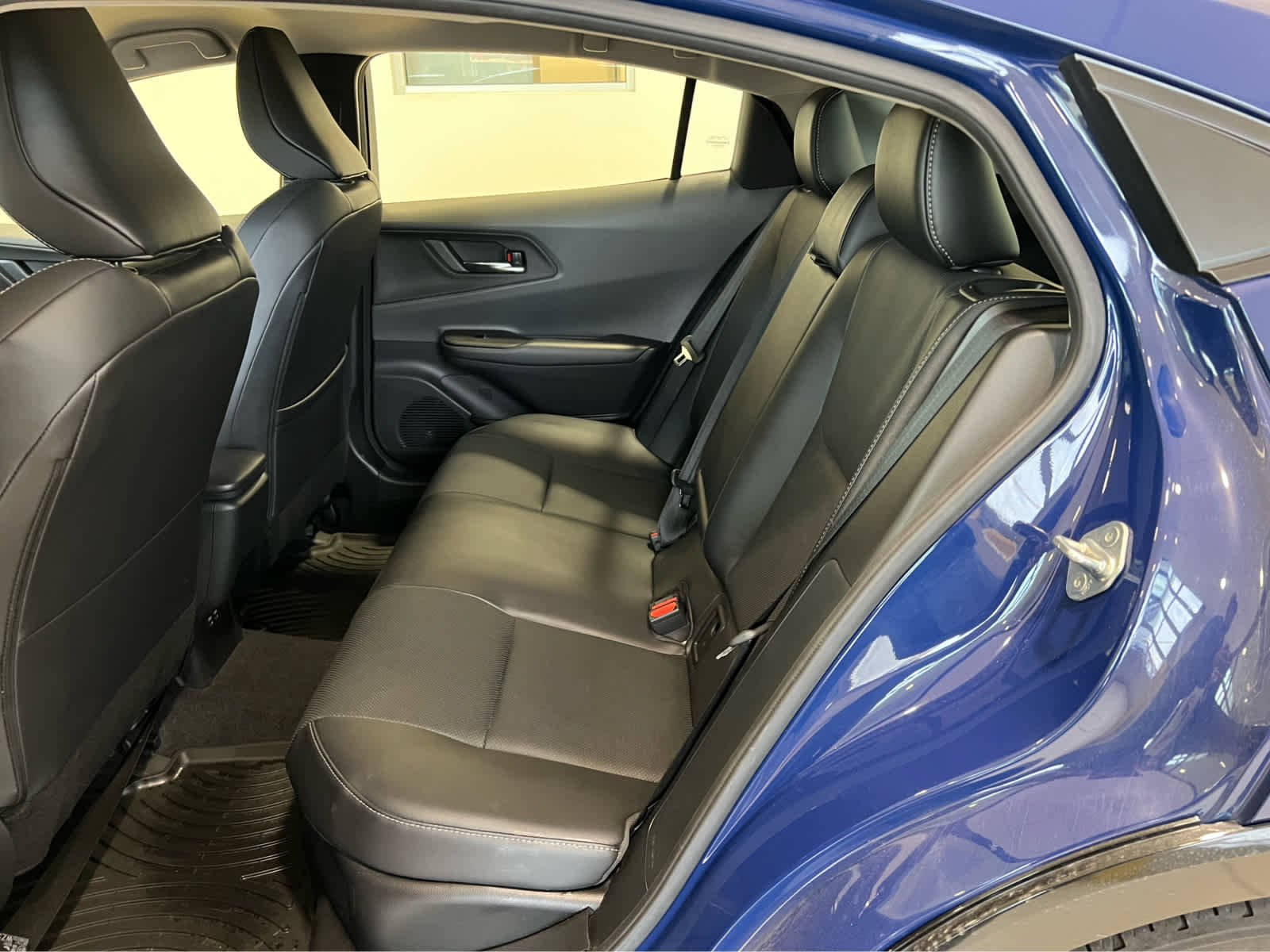 Used 2023 Toyota Prius XLE AWD/4WD image 11