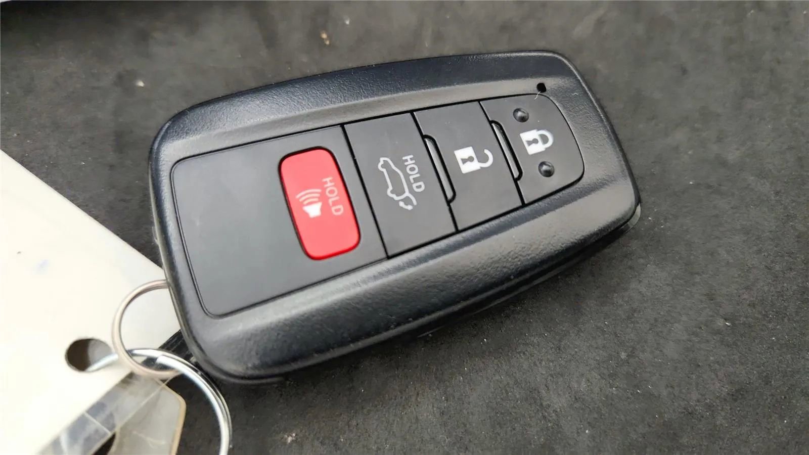 Used 2023 Toyota Highlander LE image 21
