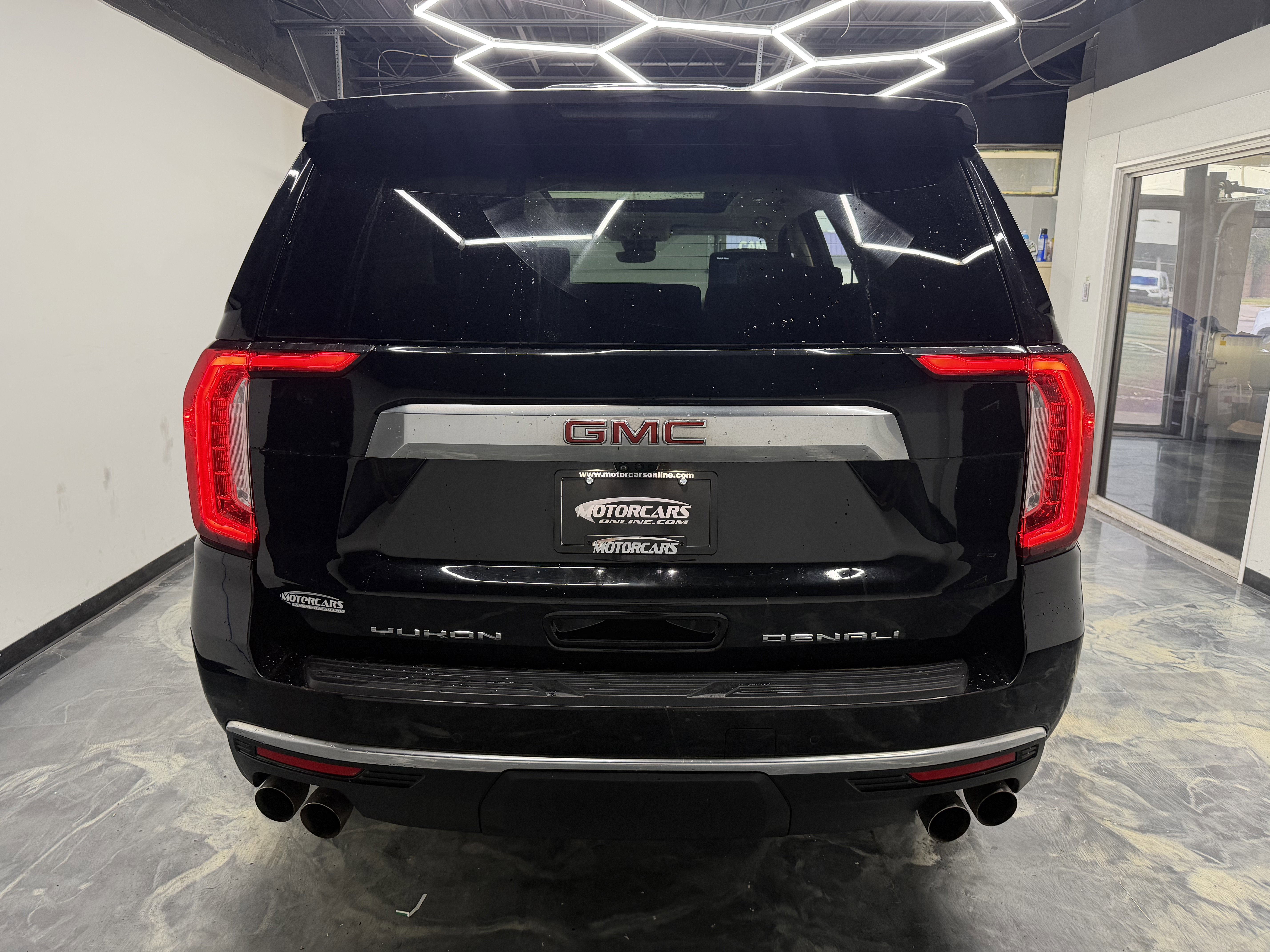 Used 2023 GMC Yukon Denali w/ Advanced Technology Package AWD/4WD image 10