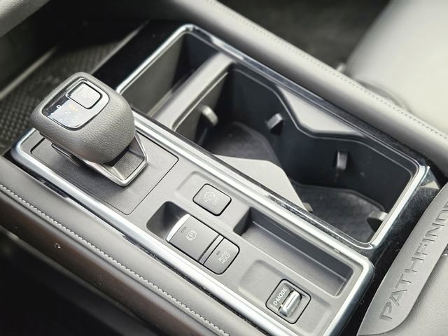 Certified 2024 Nissan Pathfinder SL FWD image 26