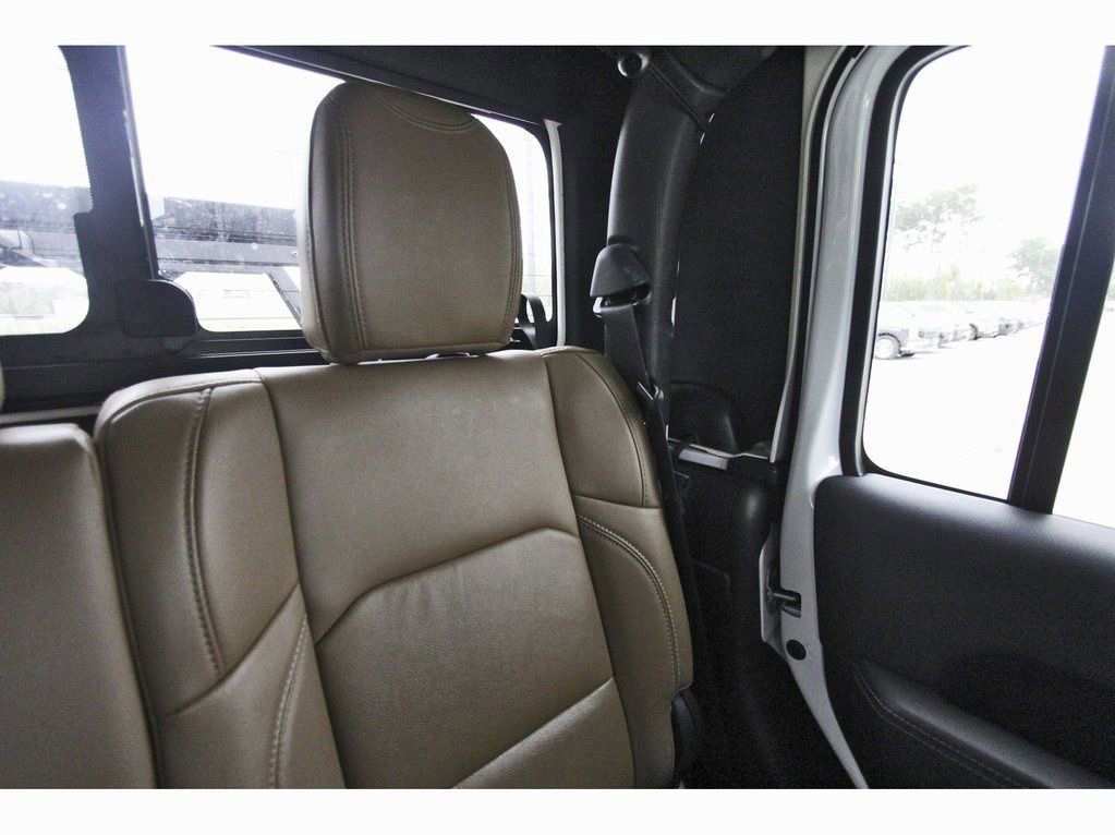 Used 2022 Jeep Gladiator Rubicon w/ Trailer Tow Package image 13