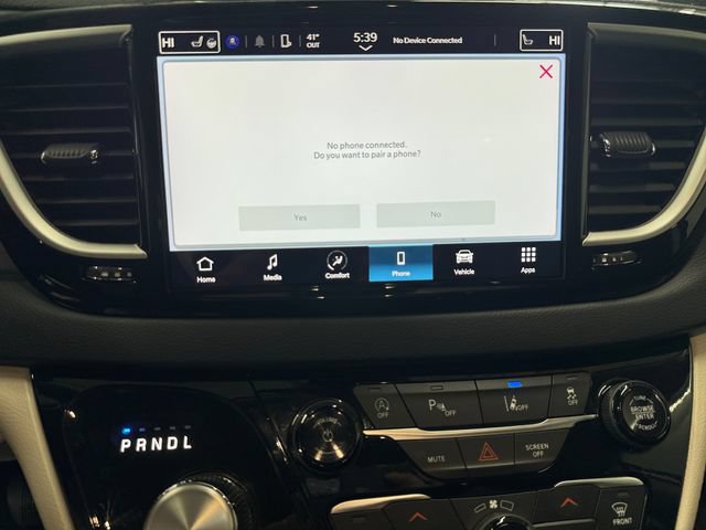 Used 2024 Chrysler Pacifica Touring-L FWD image 17
