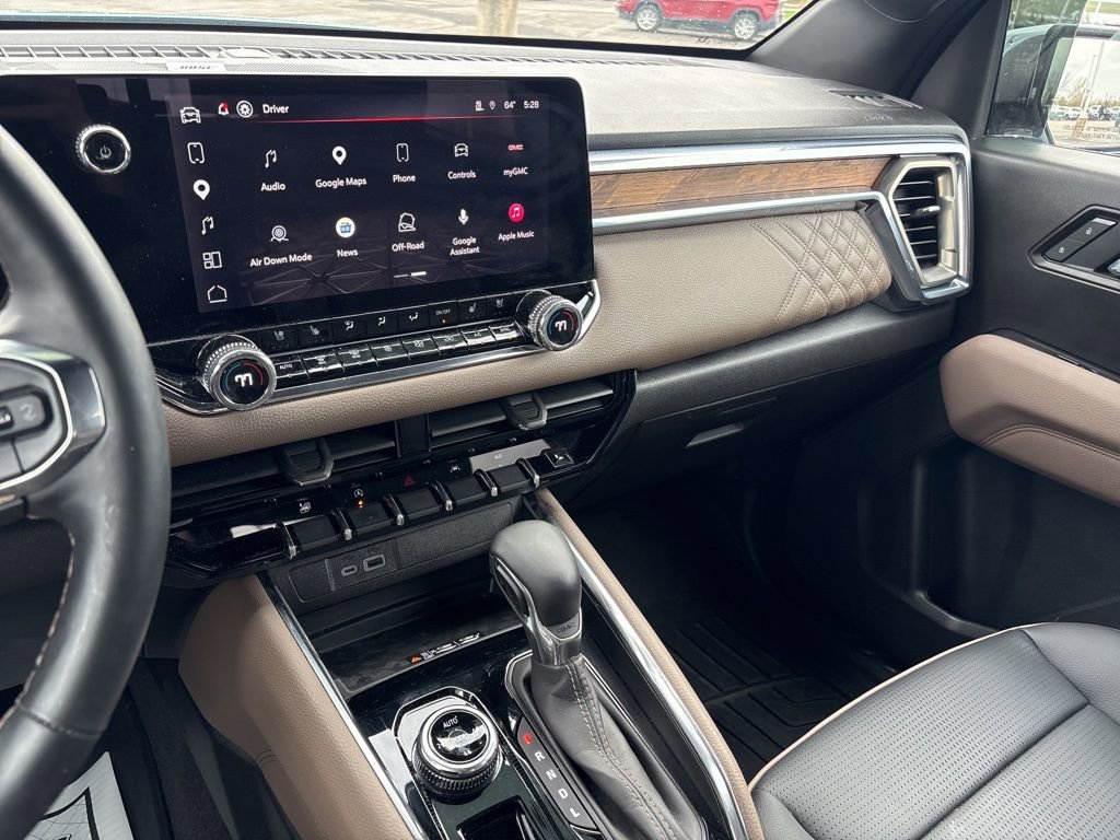 Used 2025 GMC Canyon Denali image 38