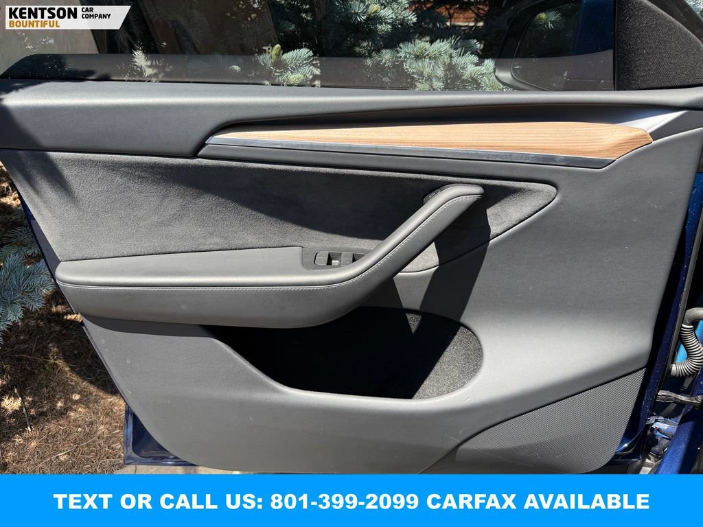 Used 2024 Tesla Model Y Long Range AWD/4WD image 23