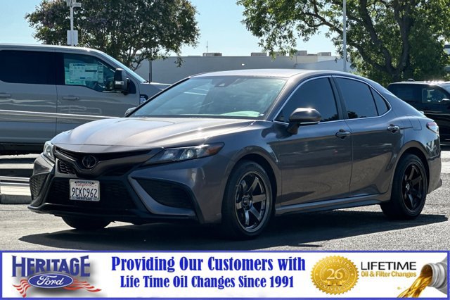 Used 2022 Toyota Camry SE w/ Carpet Mat Package (TMS) FWD image 8