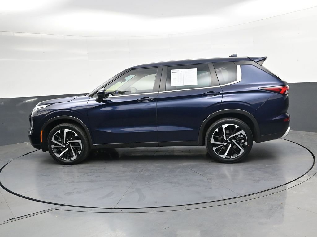 Used 2022 Mitsubishi Outlander SE AWD/4WD image 7