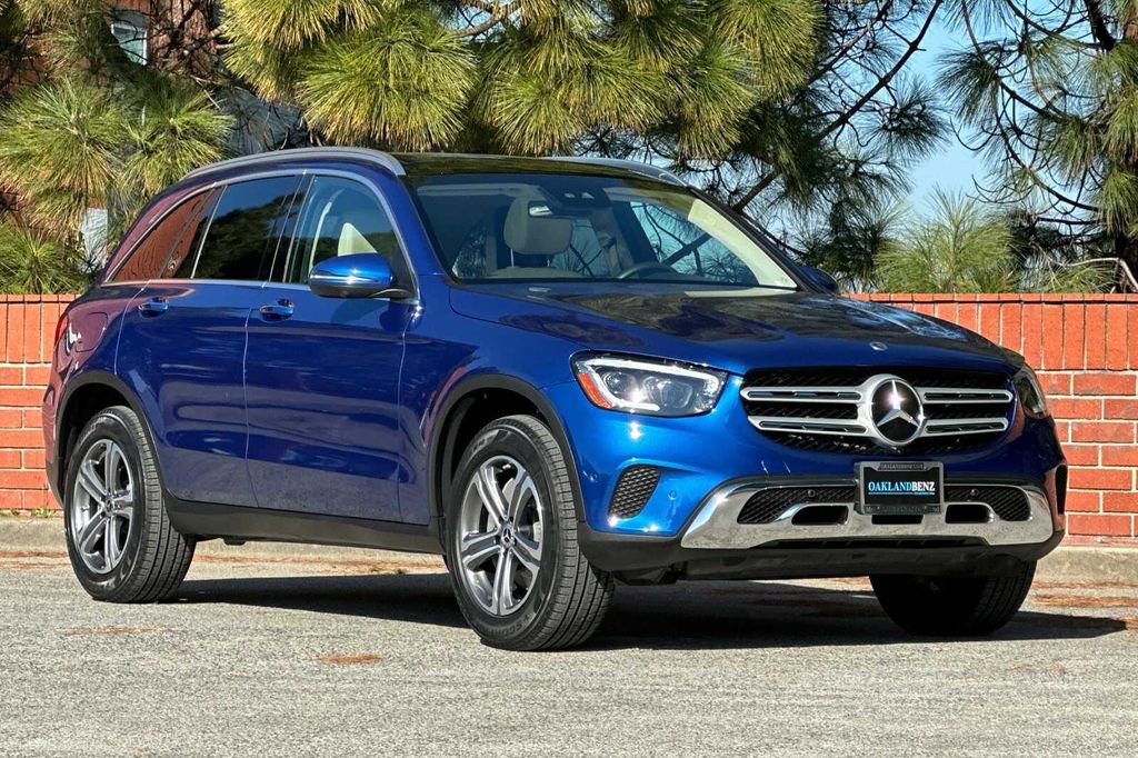 Certified 2022 Mercedes-Benz GLC 300 image 2