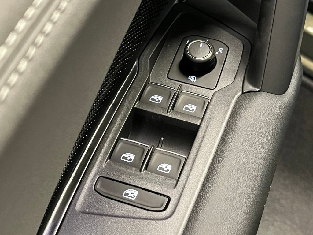 New 2026 Volkswagen Tiguan SE AWD/4WD image 18