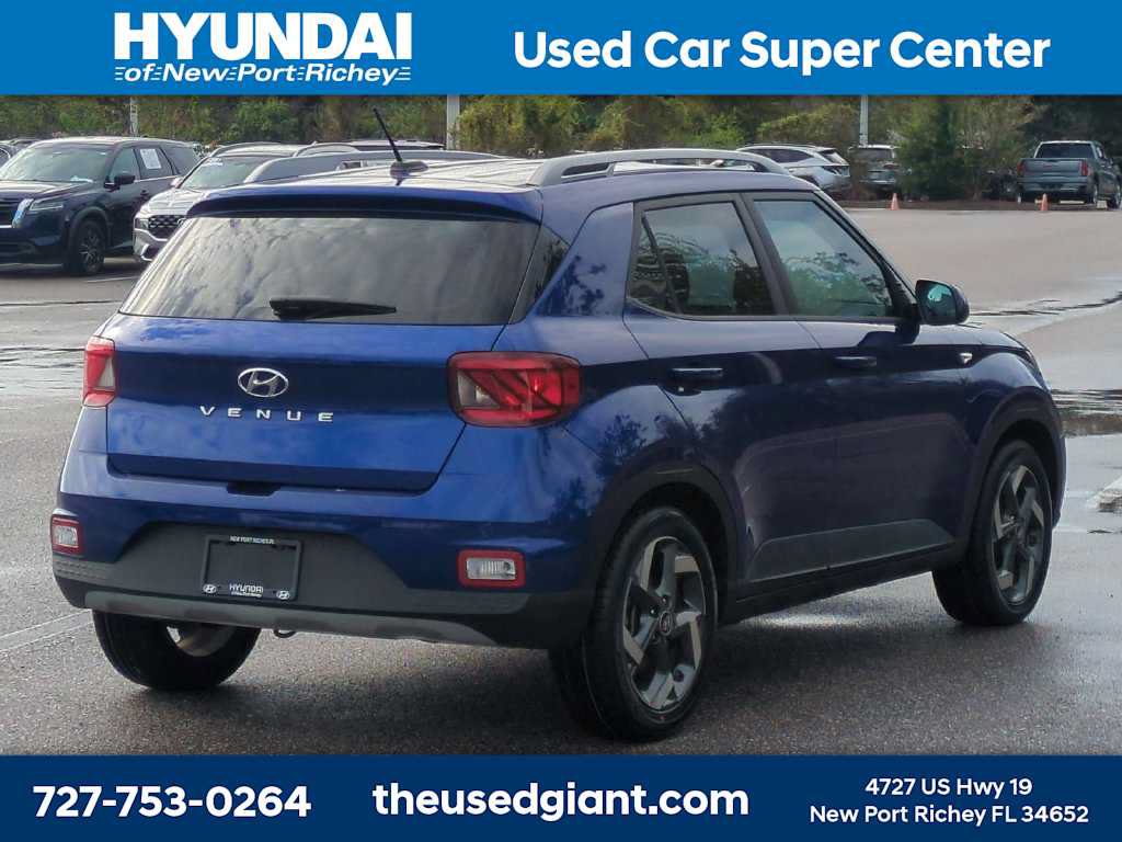 Certified 2023 Hyundai Venue SEL FWD image 5