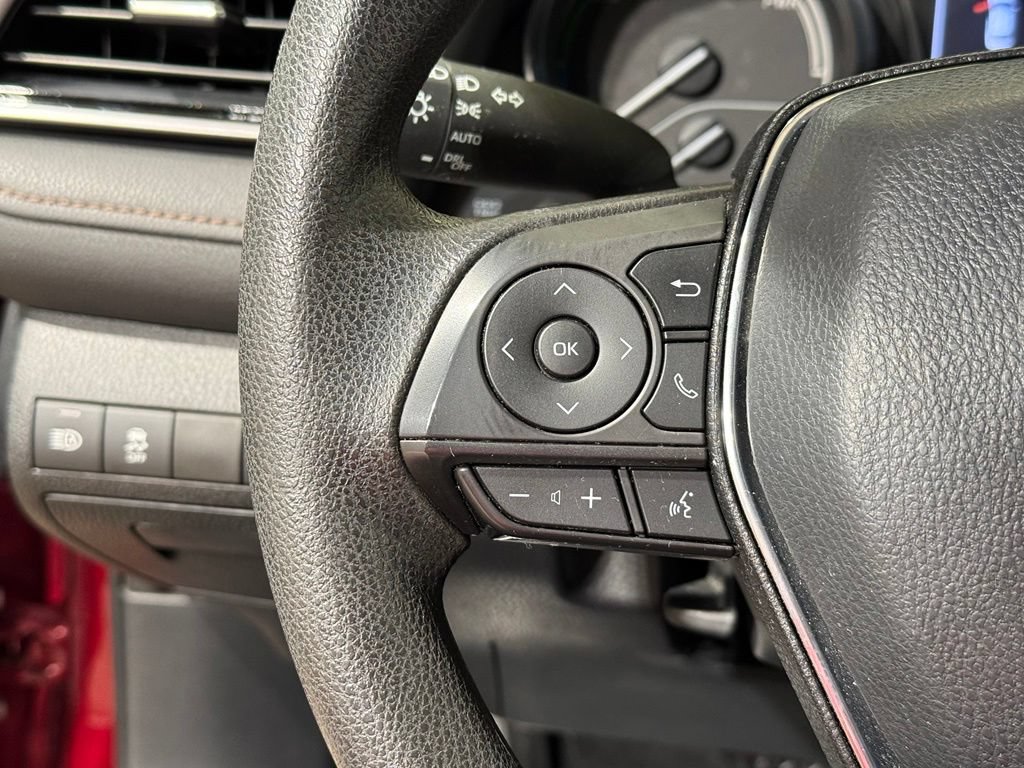 Used 2019 Toyota Camry LE FWD image 21