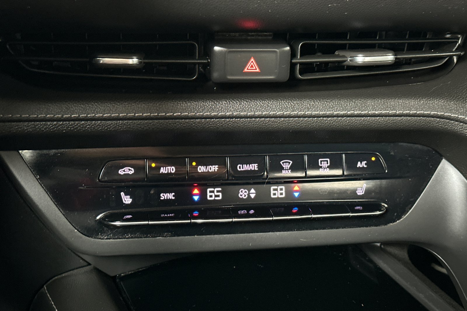 Certified 2023 Buick Envision Preferred w/ Sport Touring Package AWD/4WD image 27