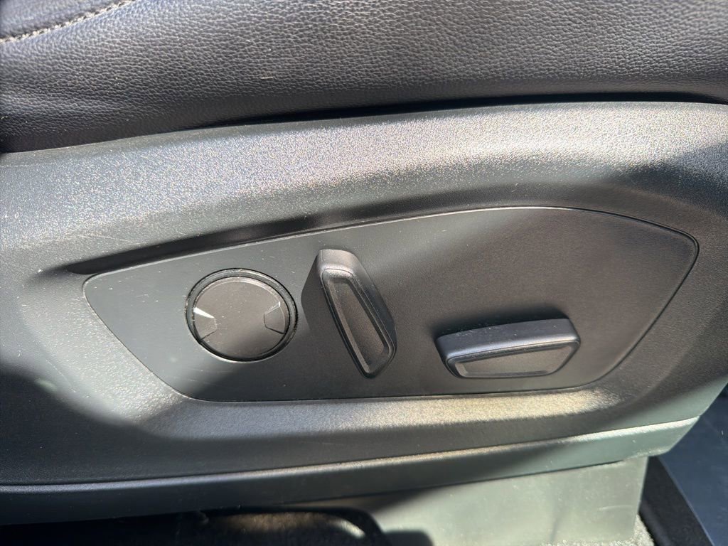 Used 2020 Ford Explorer XLT w/ Equipment Group 202A image 34