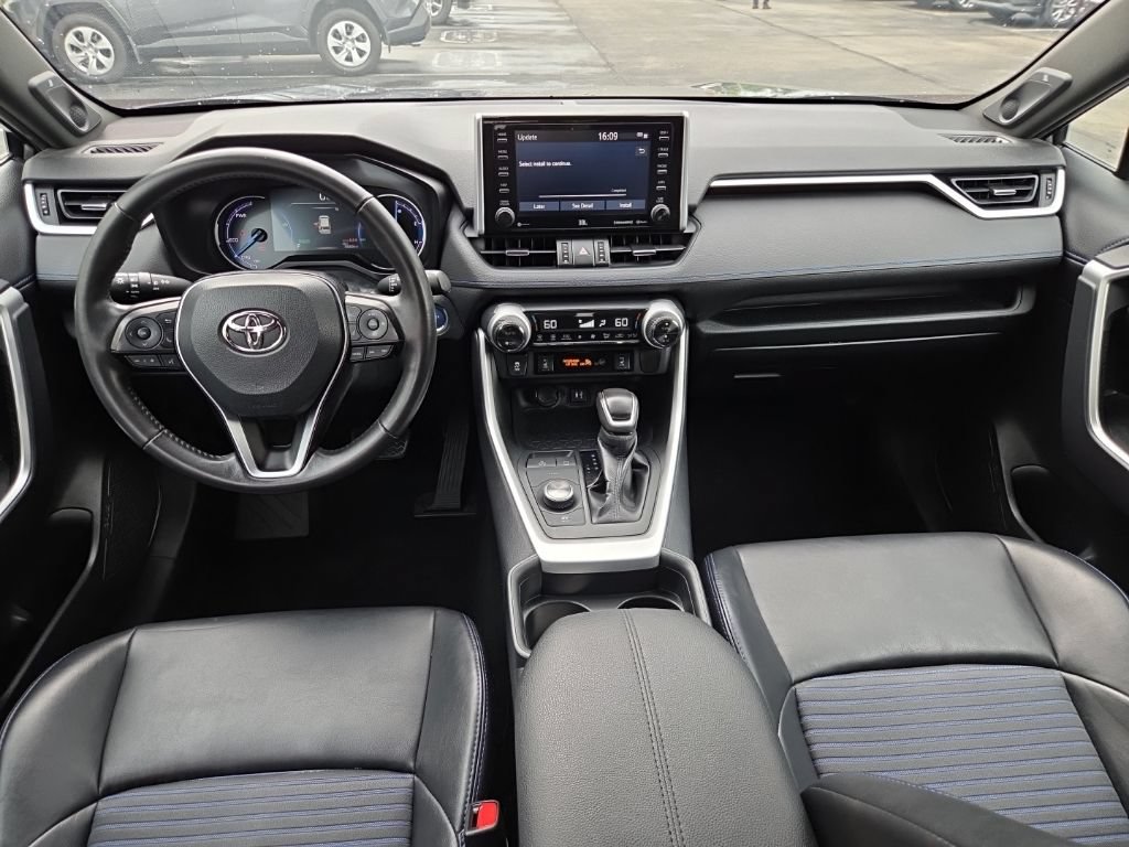 Used 2019 Toyota RAV4 XSE w/ XSE Weather Package AWD/4WD image 27