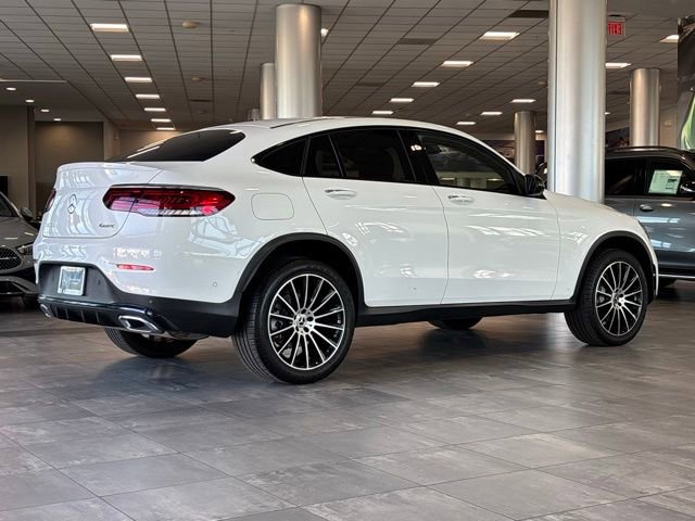 Used 2023 Mercedes-Benz GLC 300 4MATIC Coupe image 3
